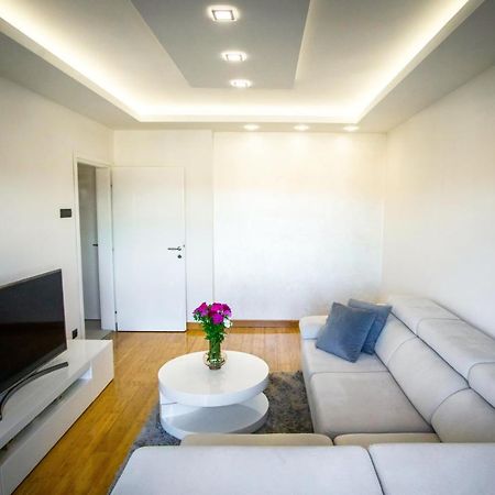 Apartman Simic - Stan Na Dan Bogatić Zewnętrze zdjęcie